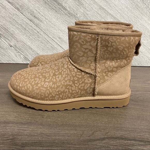 UGG | Classic Mini Snow Leopard Amphora NEW in Box - Picture 4 of 7